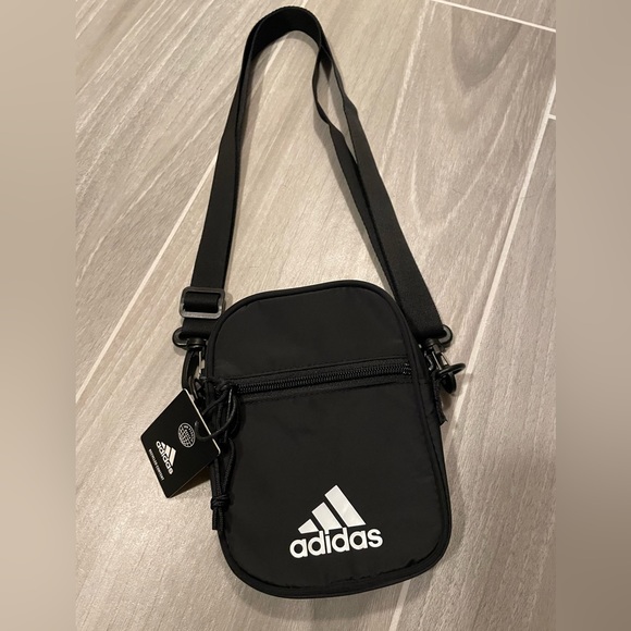 adidas Handbags - 🎄 NWT Adidas Unisex Crossbody Bag